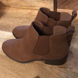 Cognac Chelsea Booties